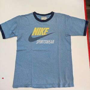 Nike short sleeve T-shirt blue with graphic design boys size S